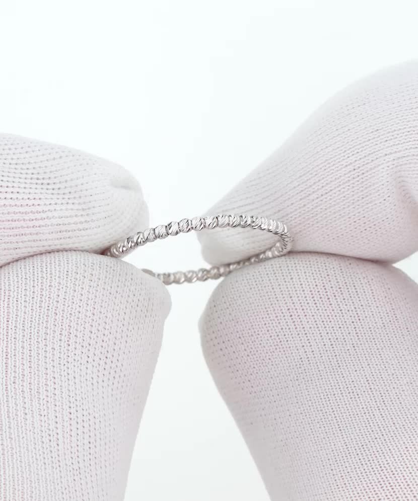 Кольцо из белого золота