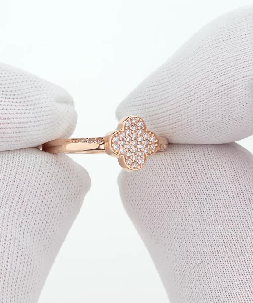 Золотое кольцо с цирконами