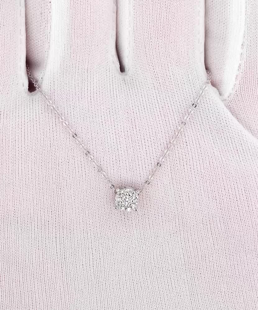 Золотая цепочка с бриллиантовым подвеской