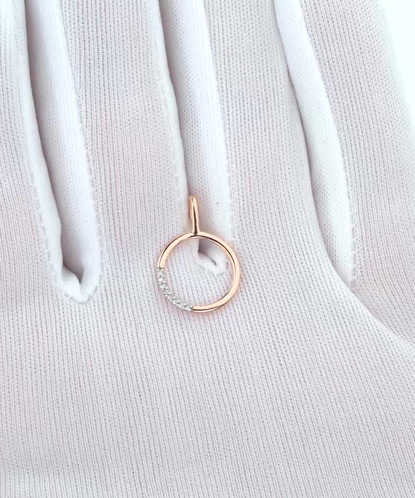 Zelta piekariņš ar dimantiem