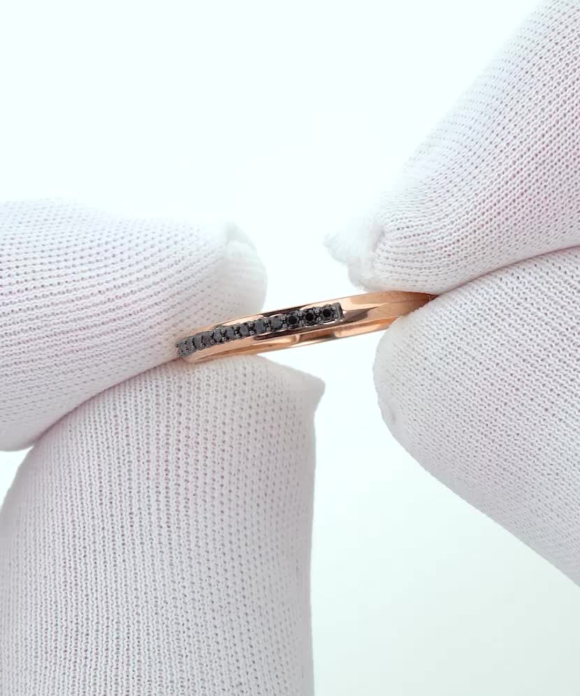 Золотое кольцо с чёрными алмазами