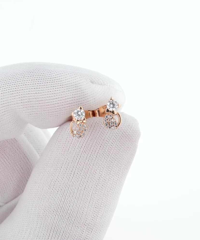 Золотые серьги с цирконами