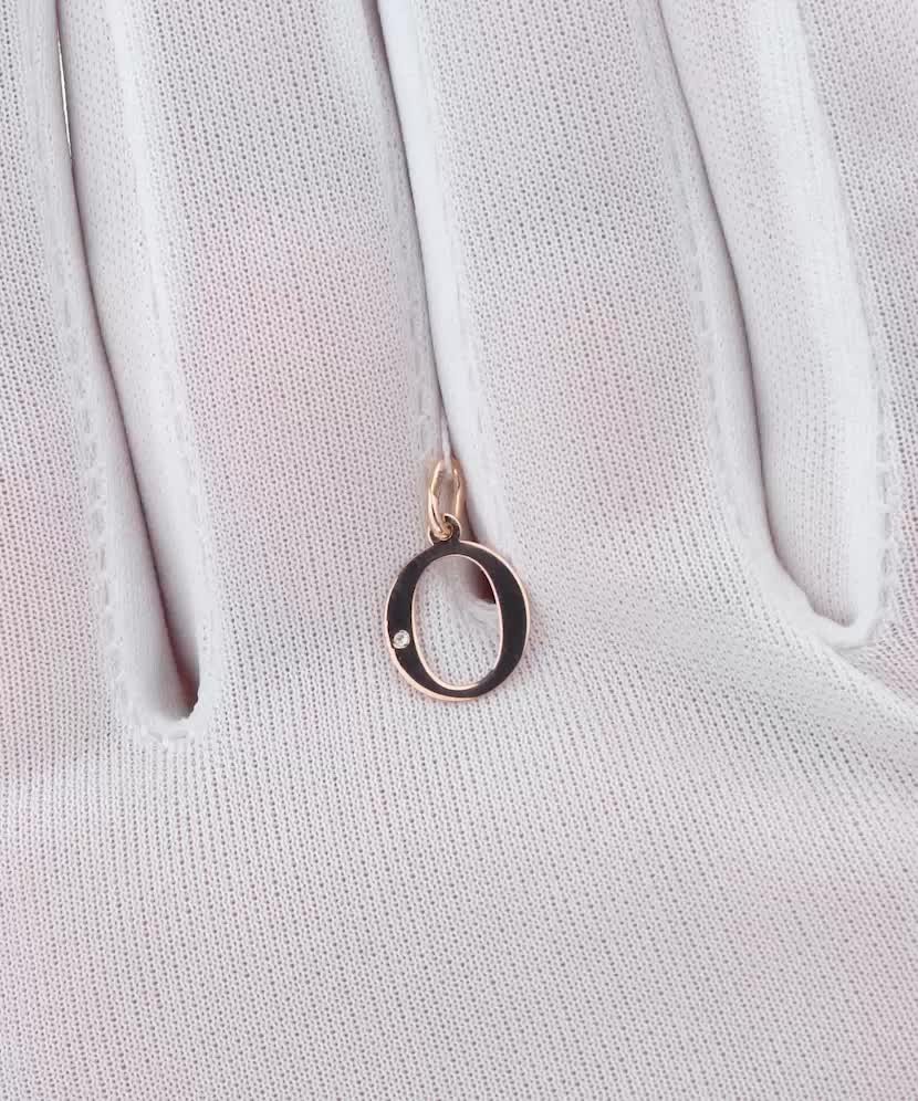 Zelta kulons ar dimanta burtu O - Goldinga