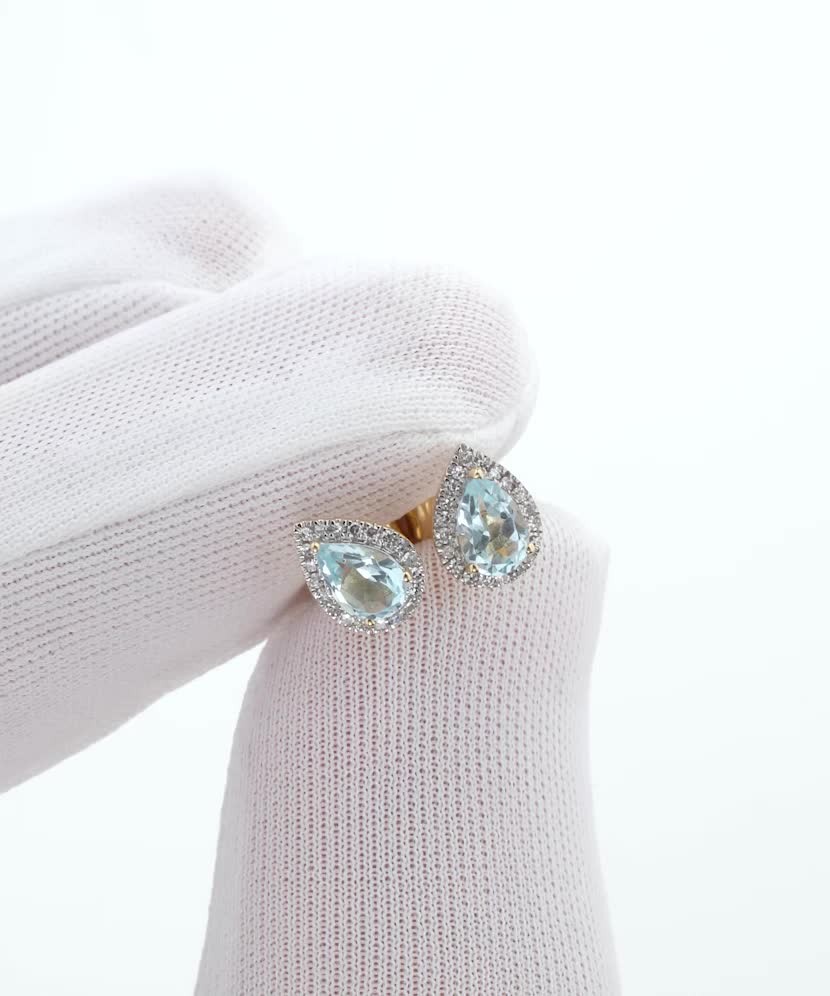 Серьги из желтого золота с бриллиантами и белым топазом