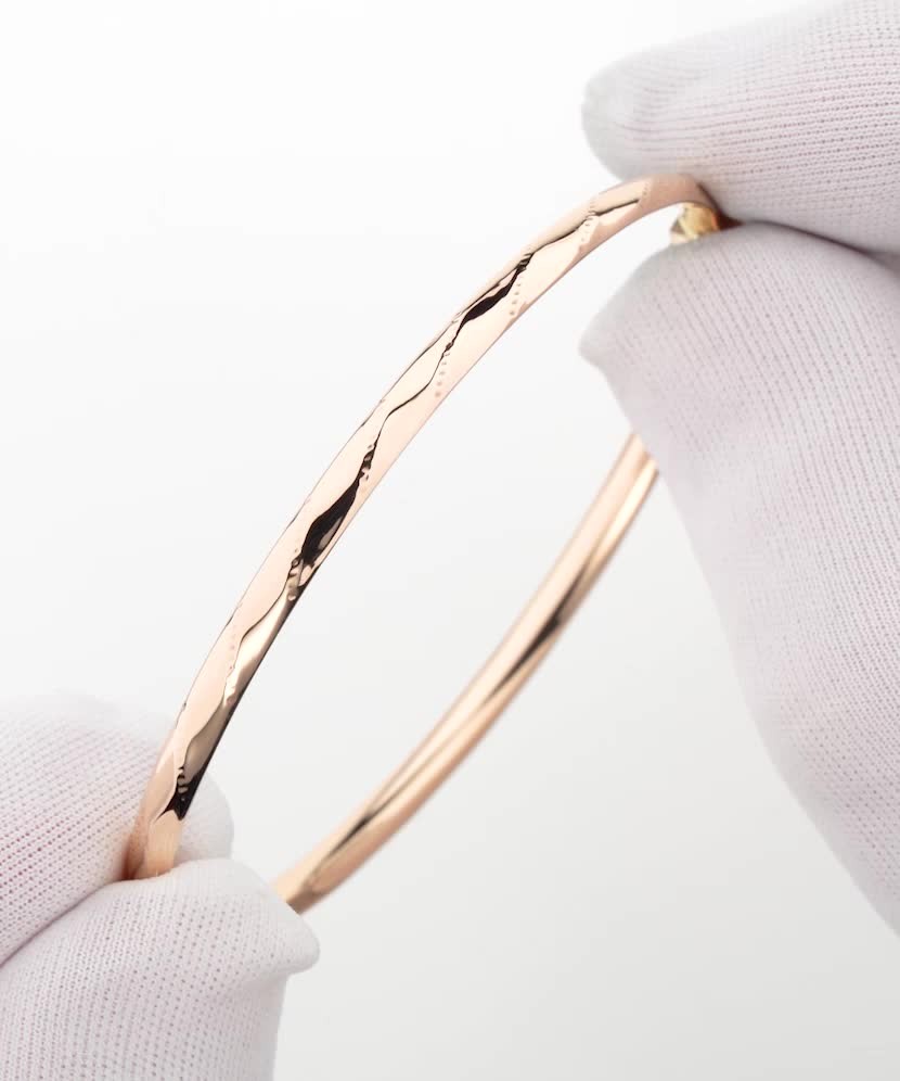 Жёсткий золотой браслет