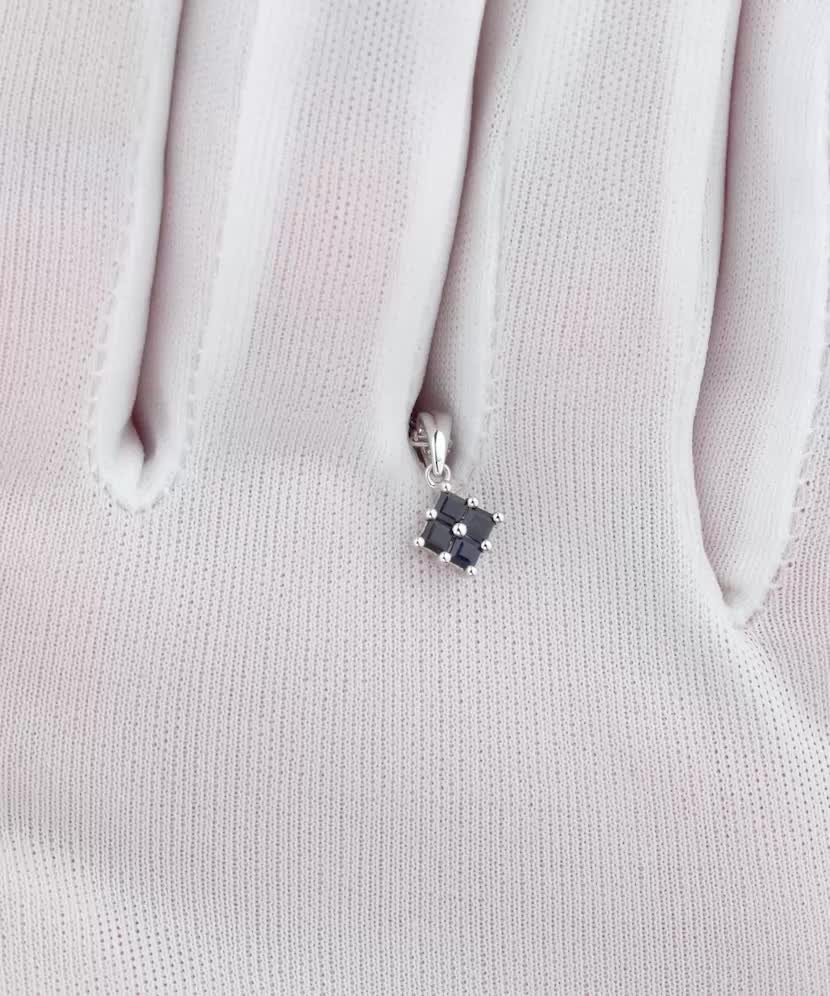 Подвеска из белого золота с сапфирами