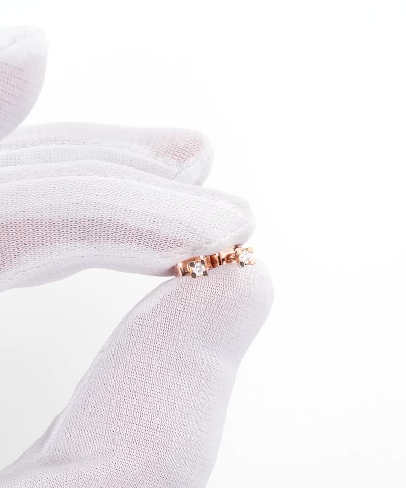 Золотые серьги с алмазами