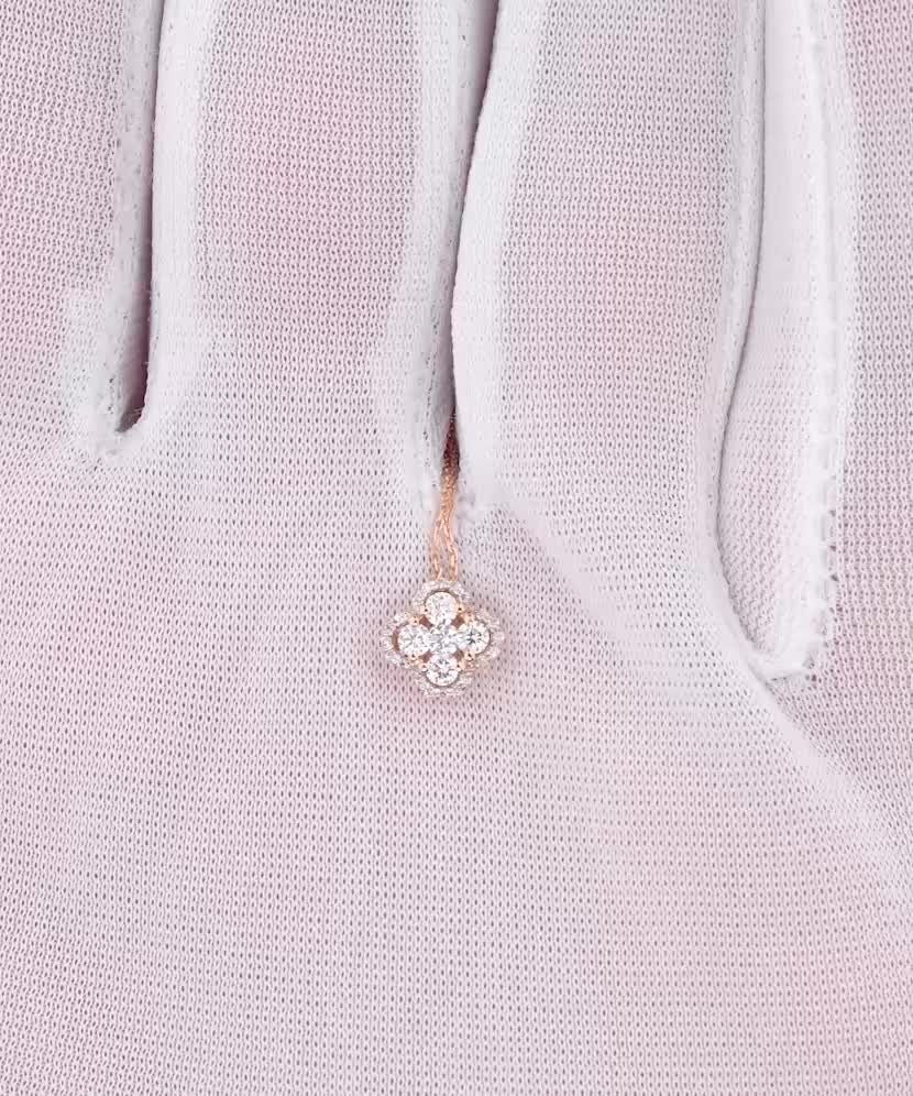 Золотая цепочка с бриллиантовым подвеской