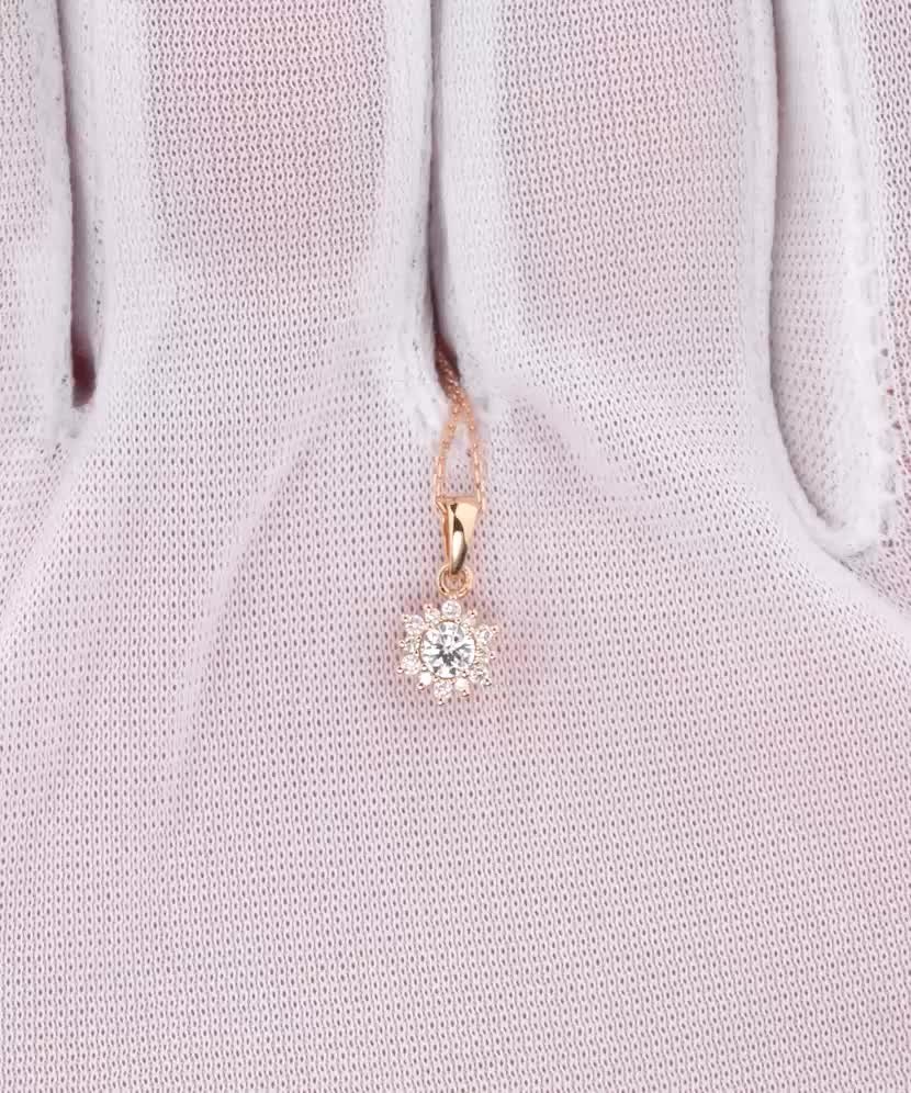 Золотая цепочка с бриллиантовым подвеской