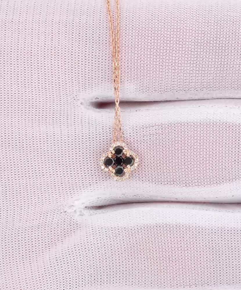 Золотая цепочка с бриллиантовым подвеской