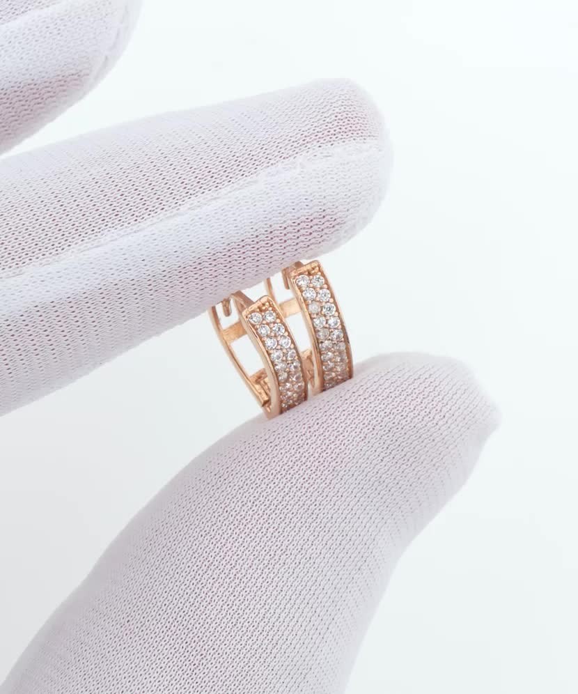 Золотые серьги с цирконами