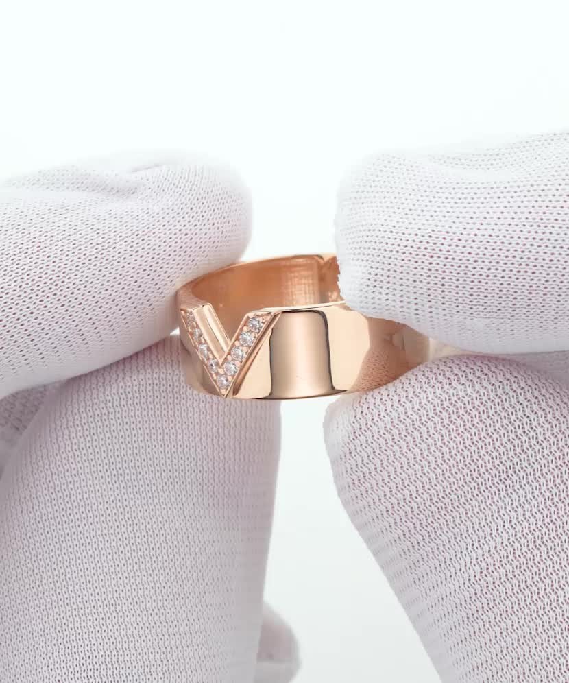 Zelta gredzens ar cirkonijiem