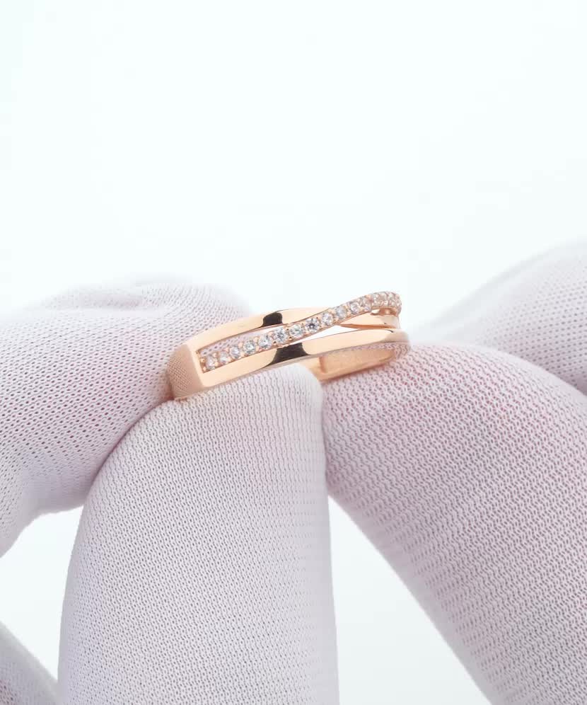 Золотое кольцо с цирконами