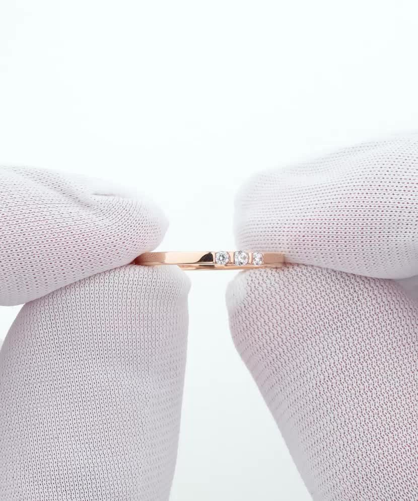 Золотое кольцо с цирконами