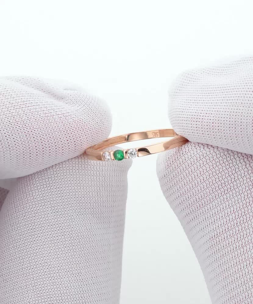 Zelta gredzens ar cirkonijiem