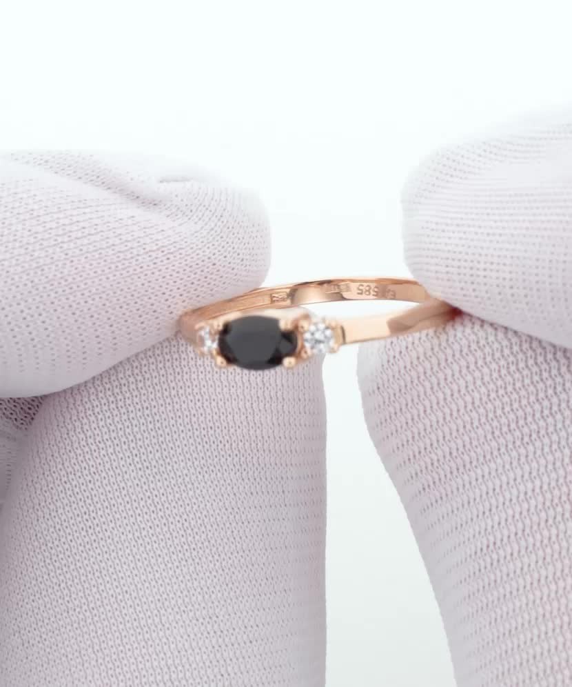 Zelta gredzens ar cirkonijiem