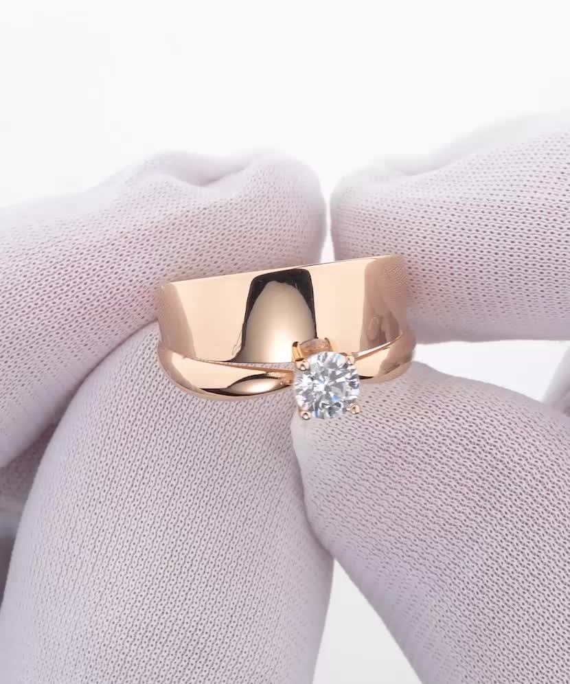 Золотое кольцо с цирконом