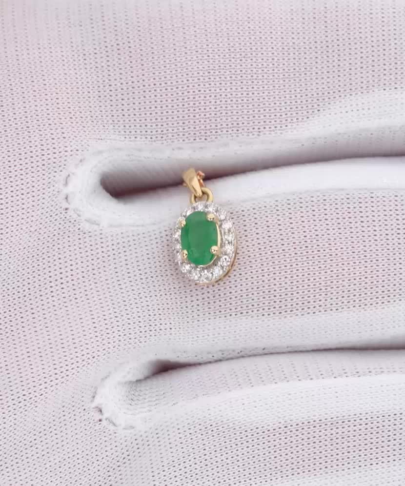 Подвеска из желтого золота с изумрудом и бриллиантами
