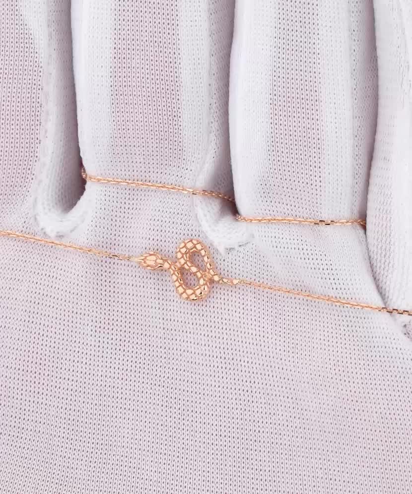 Zelta ķēdīte ar piekariņu