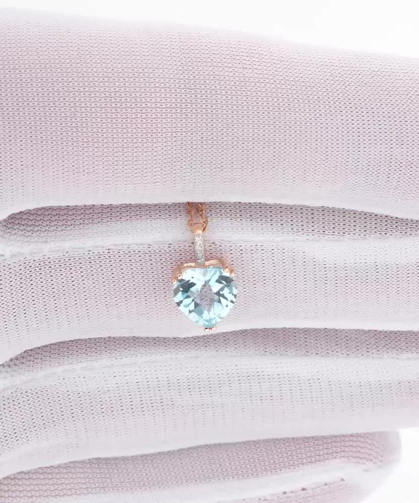 Золотой подвеска с топазом и цирконами