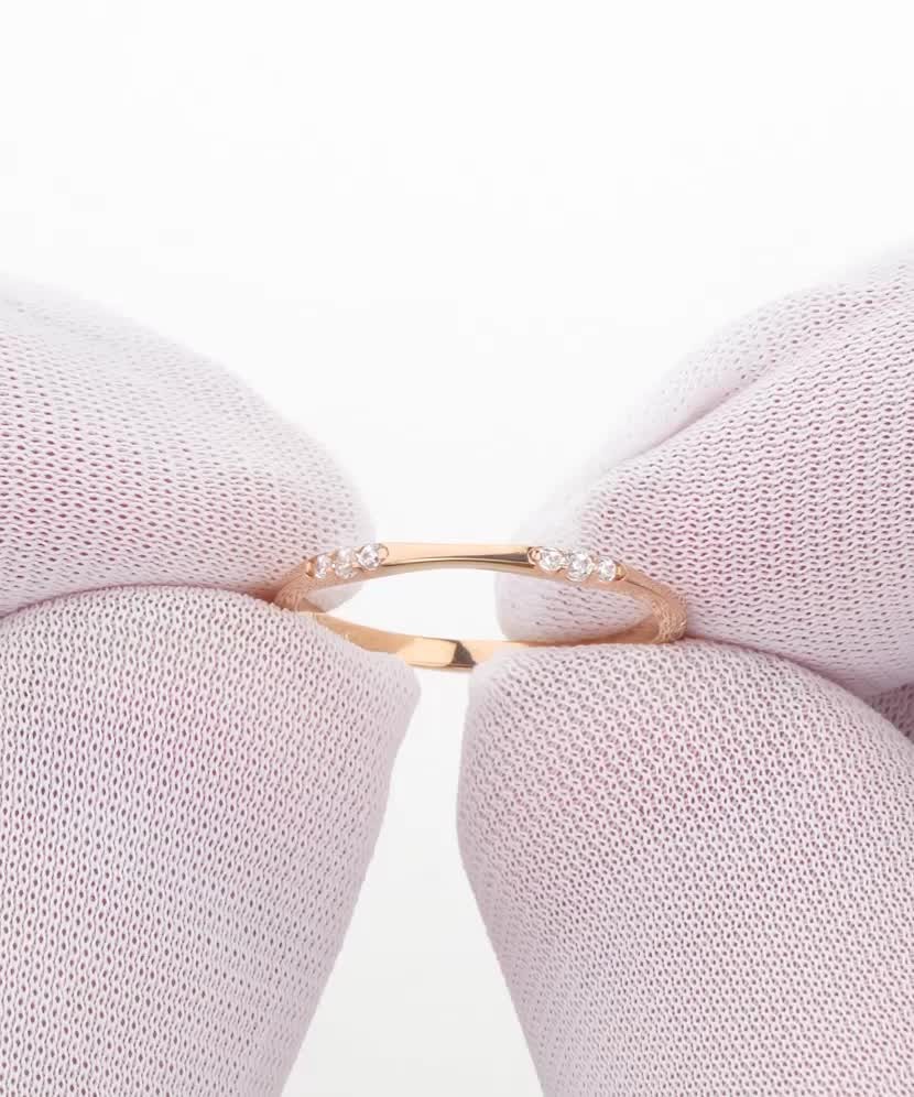 Zelta gredzens ar cirkonijiem