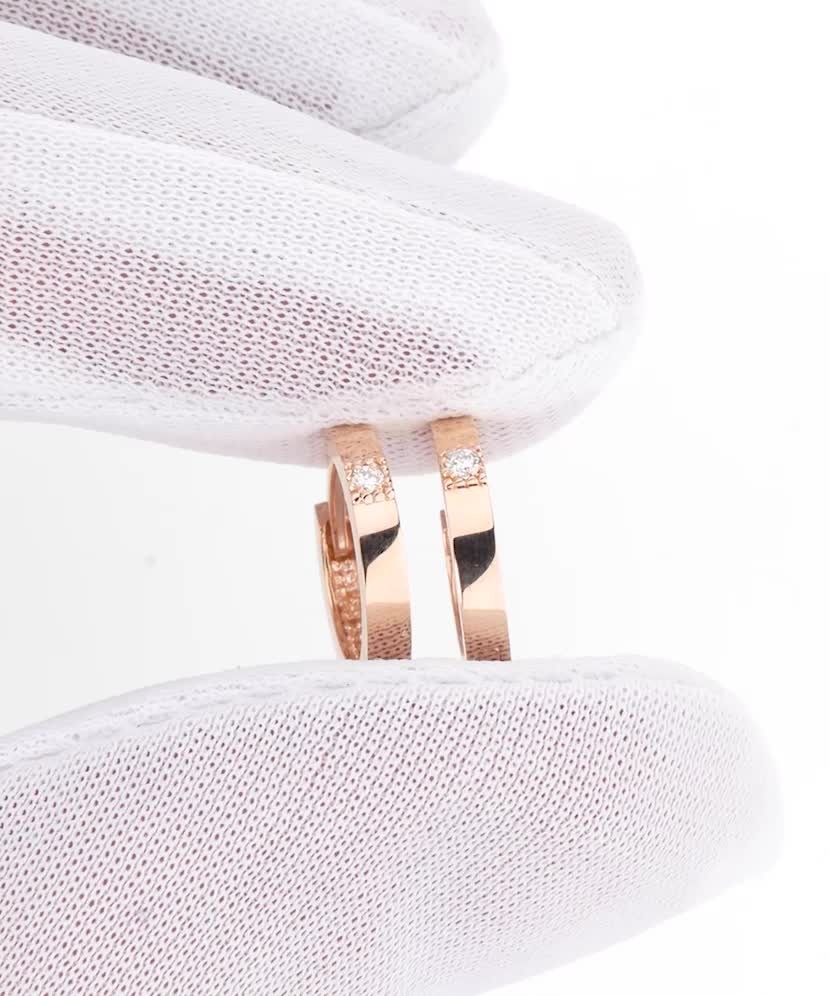 Zelta auskari ar dimantiem