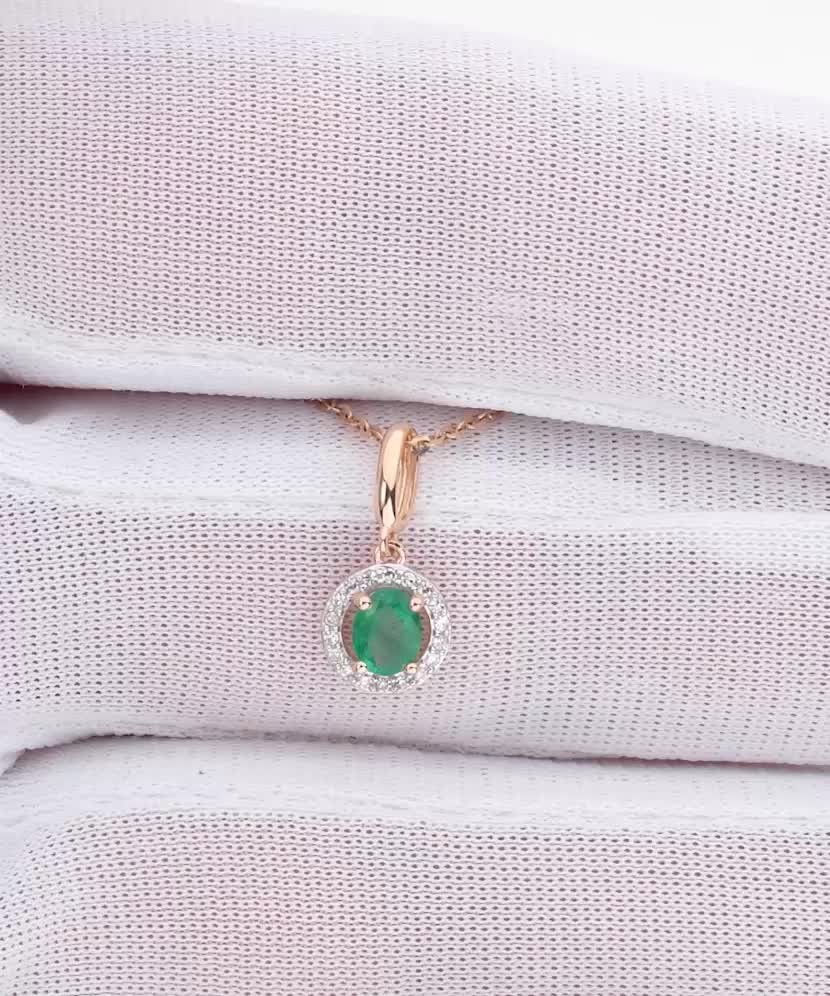 Золотая подвеска с изумрудом и бриллиантами