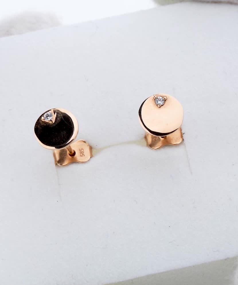 Золотые серьги с цирконами