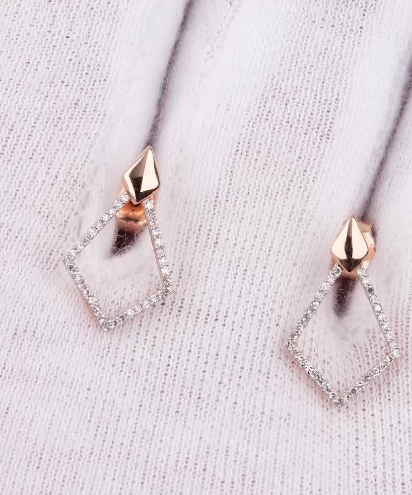 Золотые серьги с бриллиантами