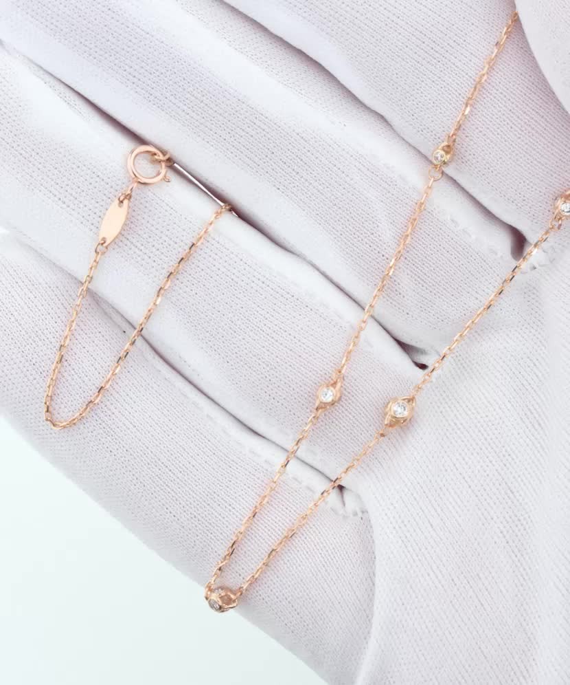 Золотая цепочка с подвеской из циркона