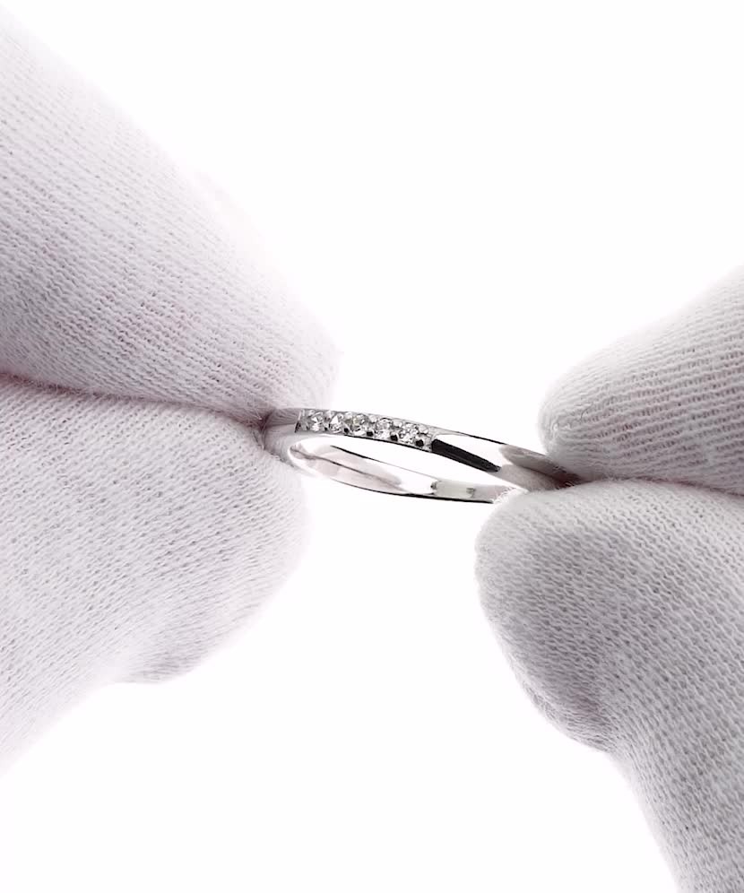 Серебряное кольцо с цирконами