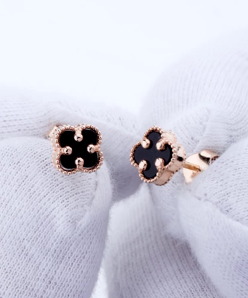 Серьги из золота с эмалью