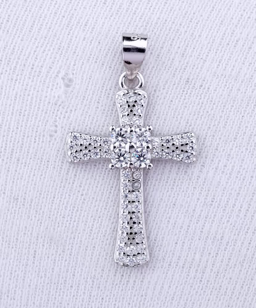 Sudraba piekariņš ar cirkonijiem "Krustiņš"