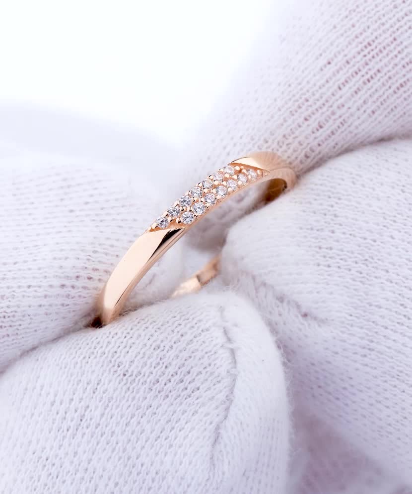 Золотое кольцо с цирконами