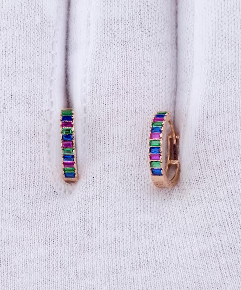 Золотые серьги с цирконами