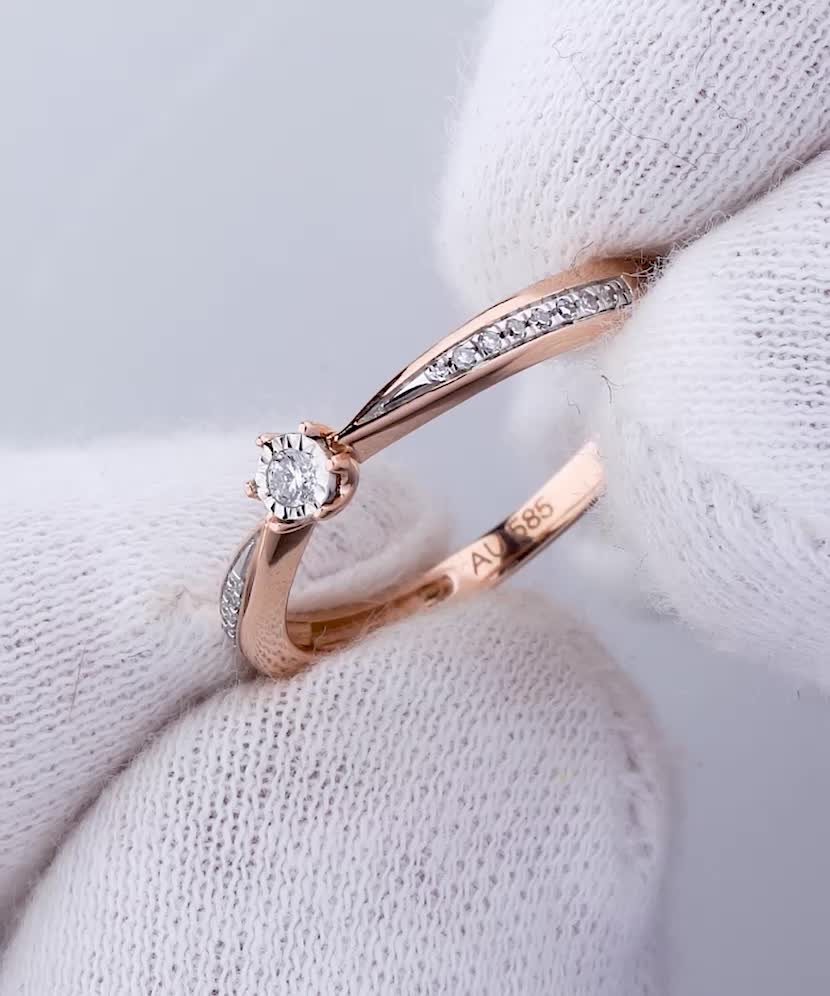 Золотое кольцо с бриллиантами