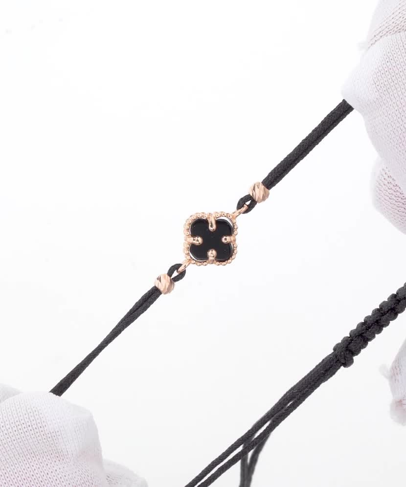 Браслет из Черный нити с золотом и ониксом