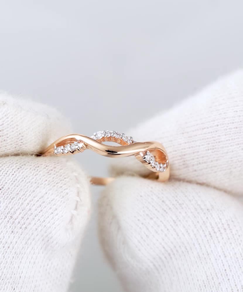 Золотое кольцо с алмазами