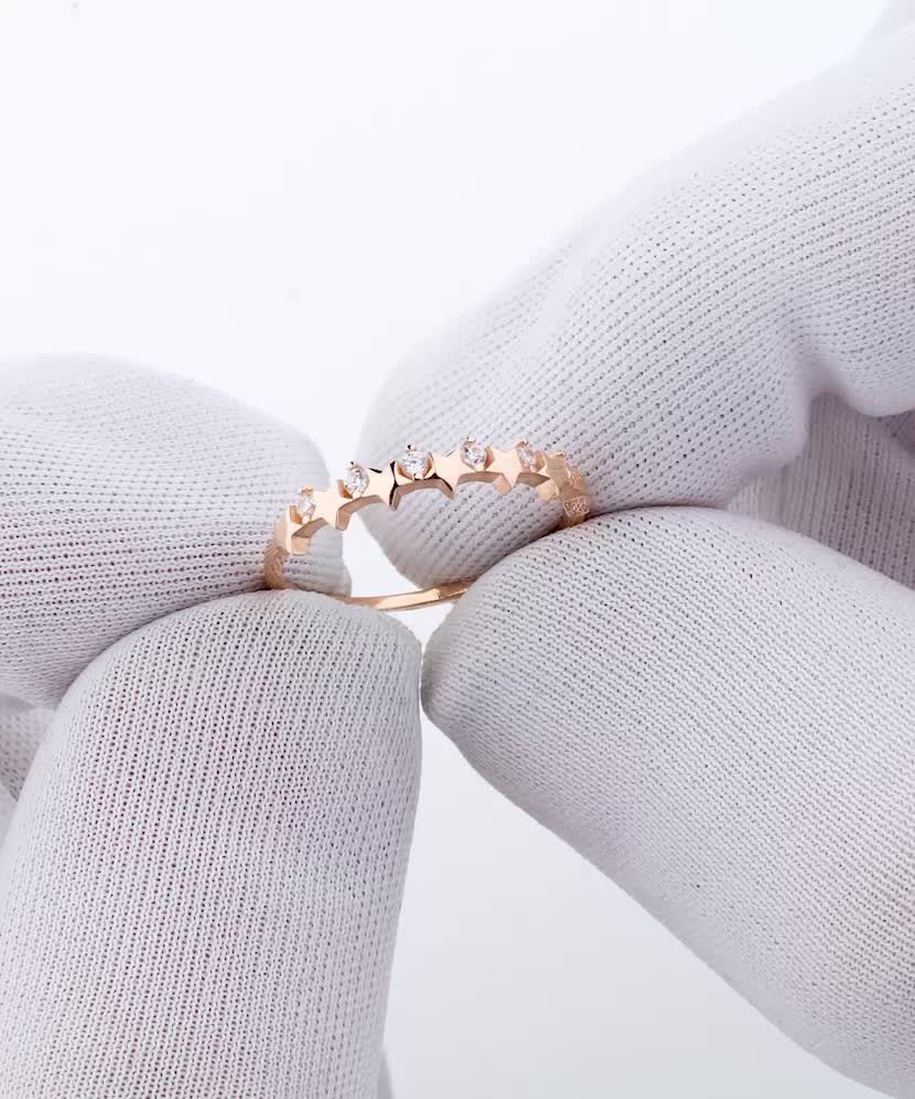 Золотое кольцо с цирконом