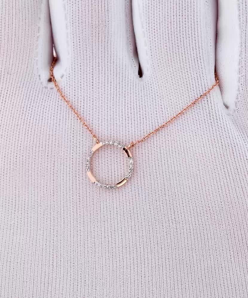 Золотая цепочка с бриллиантовым подвеской